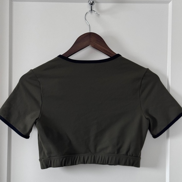 Alo Yoga* Airbrush Race Pace Short Sleeve - Picture 3 of 7